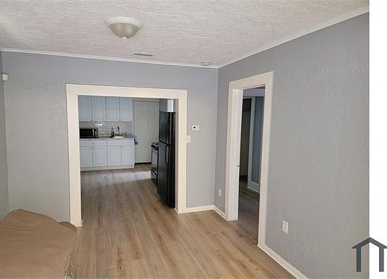 2nd image of 4060 11th Ave S