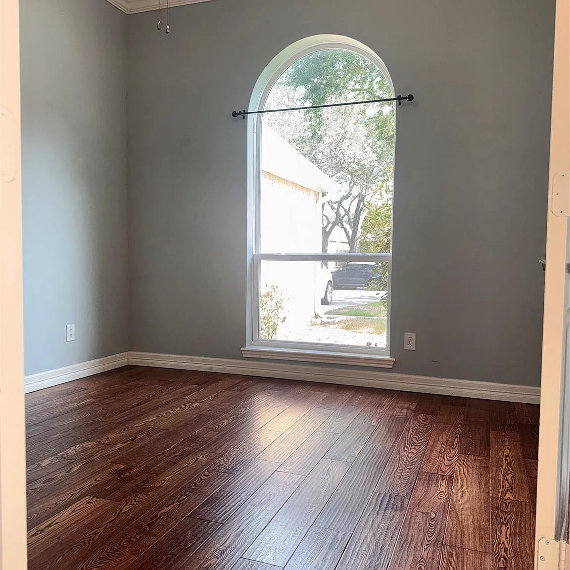 3 bed, 2.0 bath, 2094 sqft, $2,650 — Photo 4