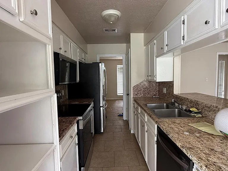 414 Dogwood St — Photo 8