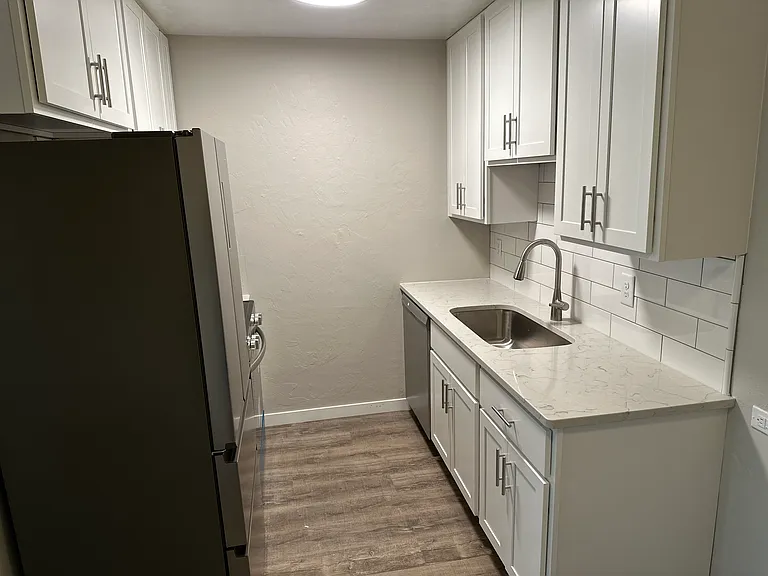 Brand New Remodeled Nina Flats — Photo 2