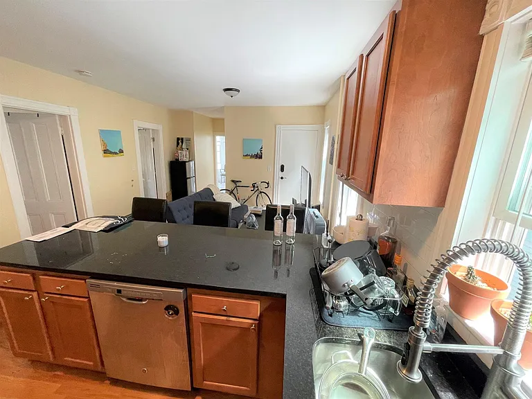 42 Gorham St — Photo 4