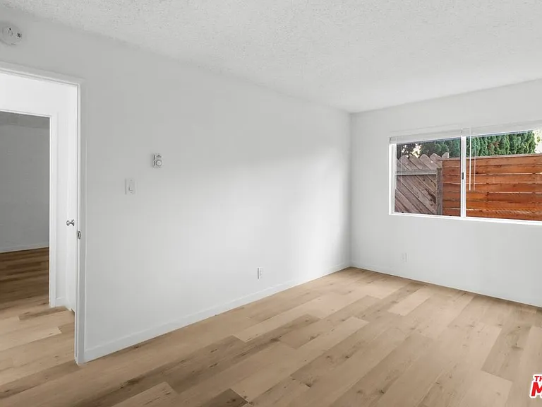 1114 12th St #103 — Photo 23