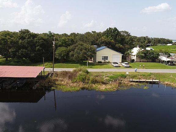 3rd image of 1629 Shady Lane Dr