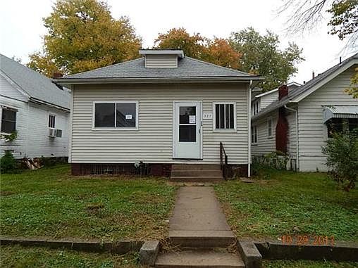 1st image of 327 Barat Ave