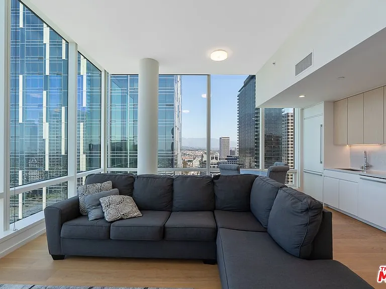 877 Francisco St #4202 — Photo 4