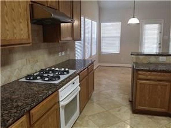 3rd image of 8322 Davis Dr