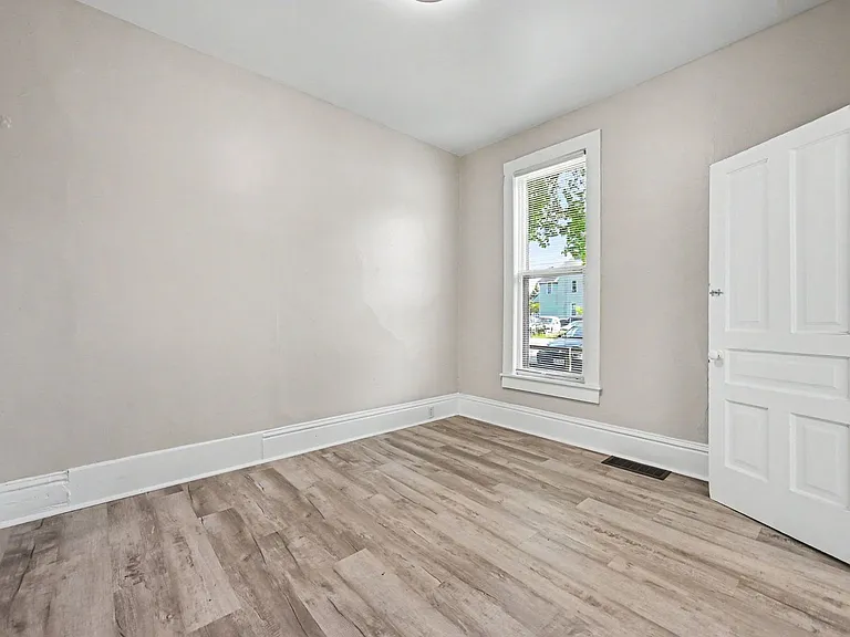 513 Wheaton Ave — Photo 4