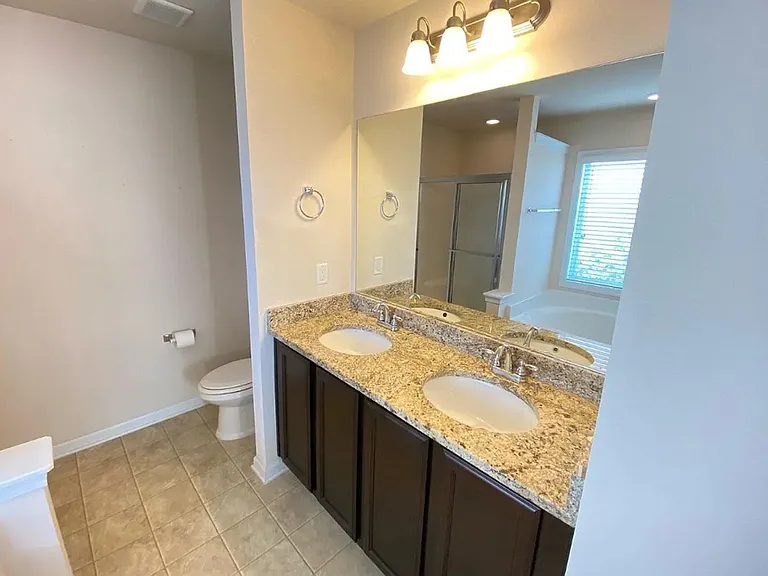 847 Dovefield Ln — Photo 6