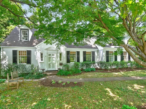 1847 Edgewood Ln, Charlottesville, VA 22903