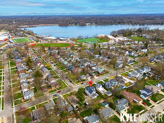 2nd image of 2300 Argentina Dr SE