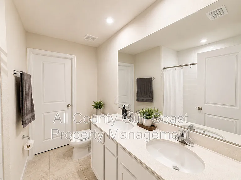 14273 Crimson Ave — Photo 10