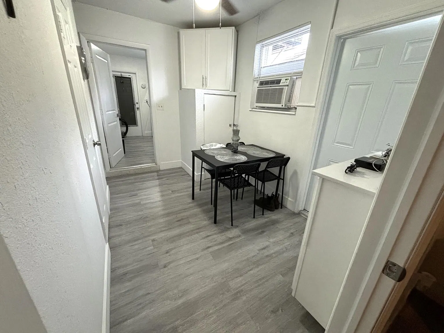 4020 N Circle Dr — Photo 2