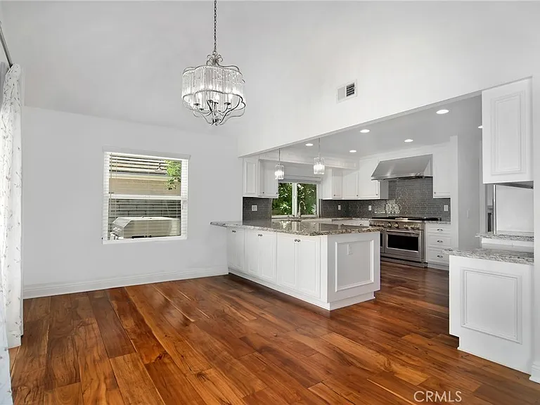 9618 Kentland Ave — Photo 10