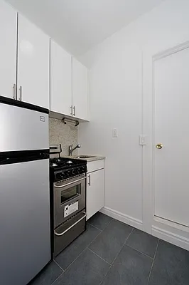 Rented by Aether Property Group | media 13