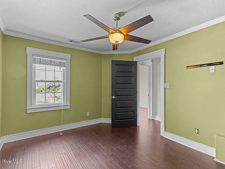 8711 Plantation Dr #302 — Photo 36