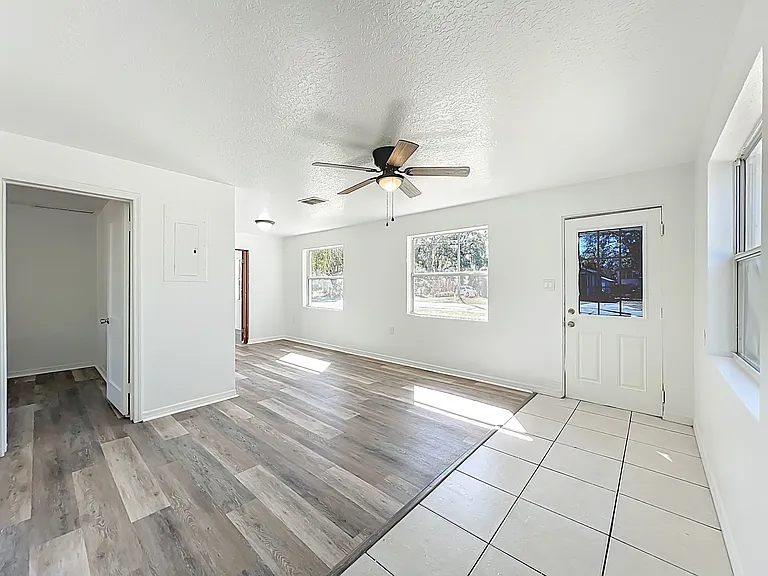 301 E Atwater Ave — Photo 3