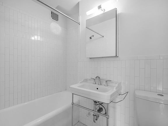 5th image of 160 W 71st St APT 5J