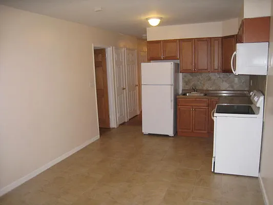 Rented by Alexiou Realty | media 5