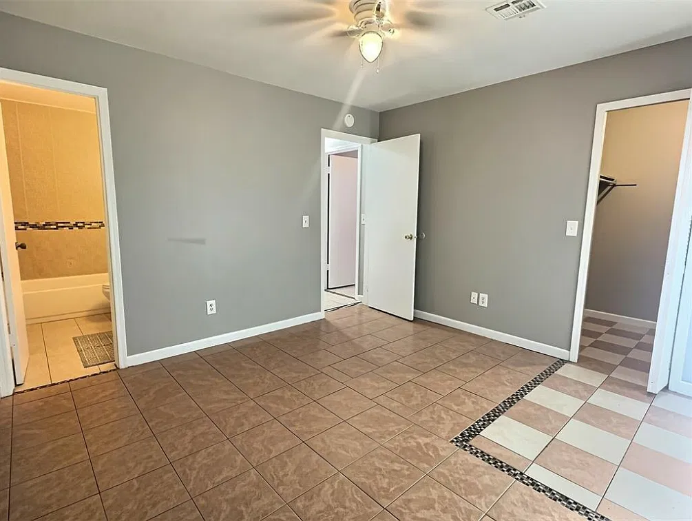 3 bed, 1112 sqft, $1,400 — Photo 4