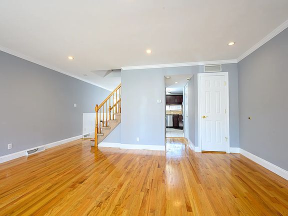 2nd image of 1481 Stadium Ave
