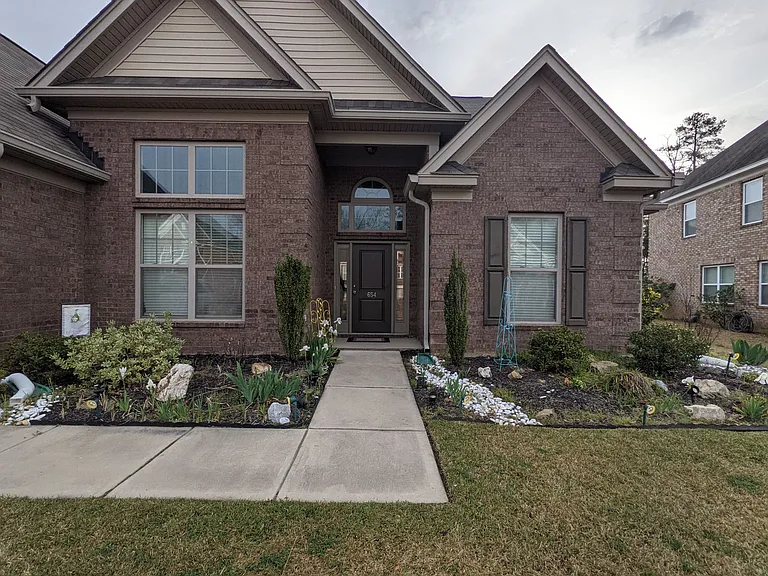 654 Dutchmans Creek Trl — Photo 3