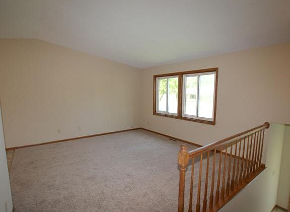 3rd image of 525 Kassel Dr
