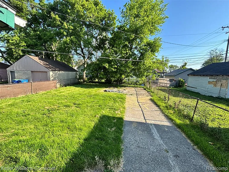 7275 Chalmers Ave — Photo 12