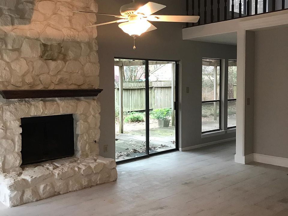 1st image of 2919 Silver Falls Dr