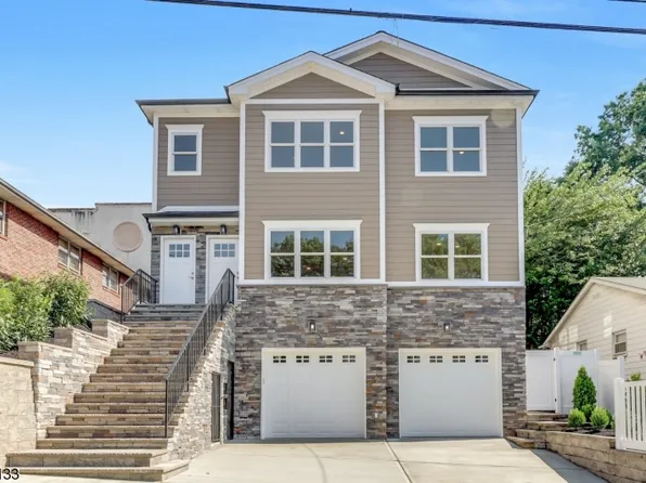 61 Dukes St, Kearny Town, NJ 07032