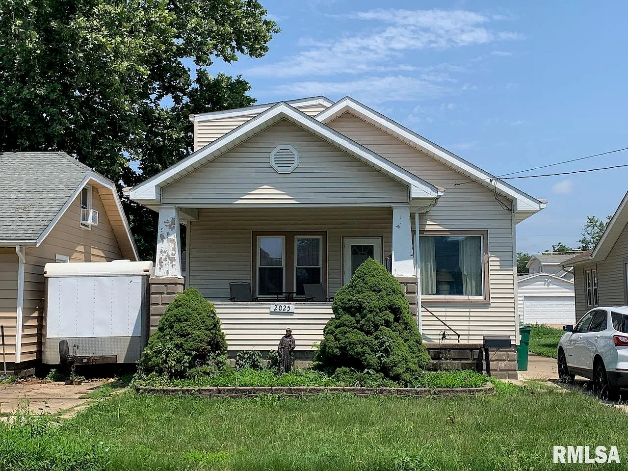 2025 W Kellogg Ave photo 1