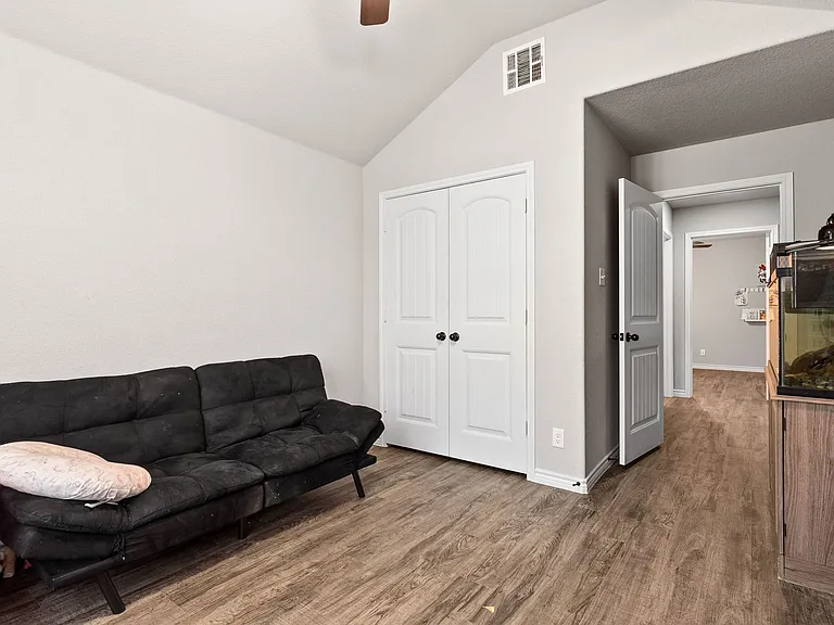 907 McLaury Cv — Photo 14