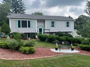 101 Dolphin Dr, Butler, PA 16002