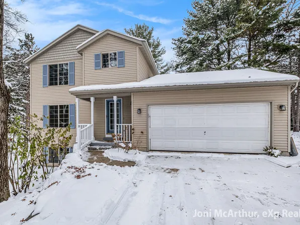 7264 High Timbers Dr, Greenville, MI 48838