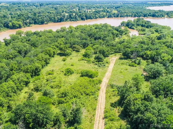 4 Highway 266, Council Hill, OK 74428