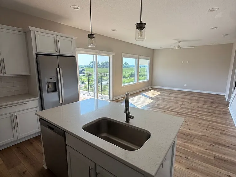1550 S Kings Grove Ave — Photo 4