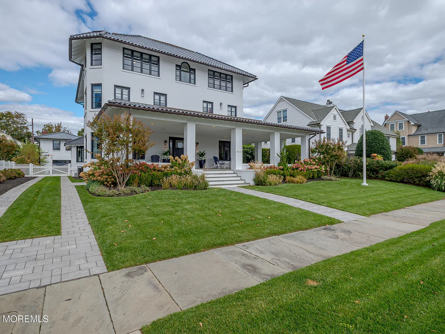 8 bed, 5.5 bath, 5784 sqft, $25,000 — Photo 2
