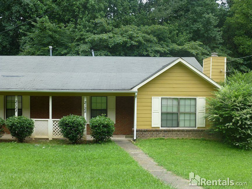 1st image of 2125 Valley Oaks Dr SE