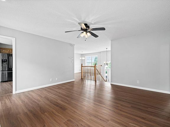 5th image of 987 Sugarcane Way