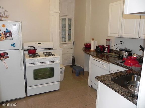 4th image of 4109 N Ashland Ave APT 3N