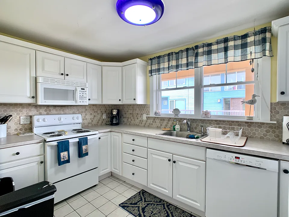 25 Briarwood Ave #A