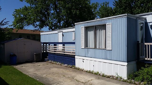 2nd image of 2448 Laurel Ln