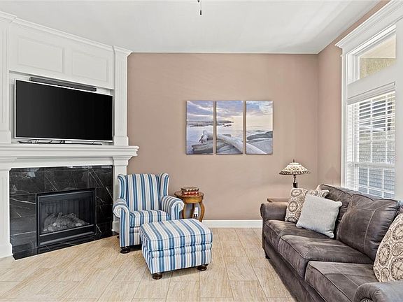 4th image of 16385 W 168th Pl