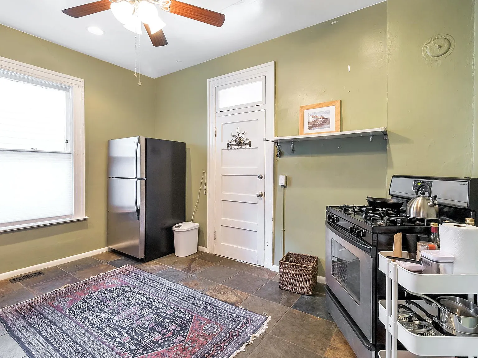 637 S Sherman Street — Photo 4