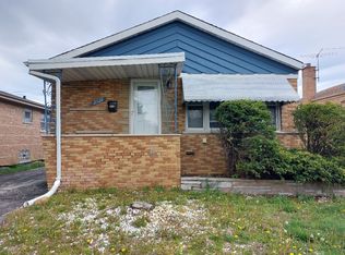 2928 W 99th St, Evergreen Park, IL 60805