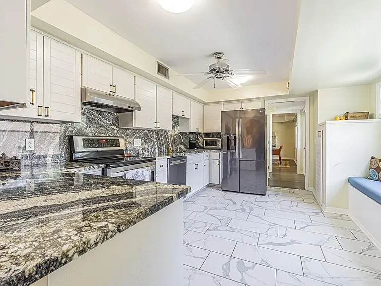 2114 S Venus St — Photo 12