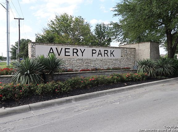 5th image of 954 Avery Pkwy