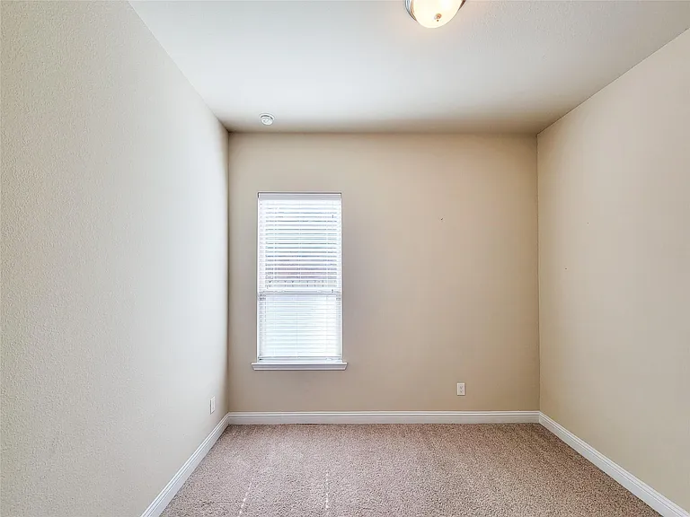 4102 Astoria Manor Ln — Photo 24