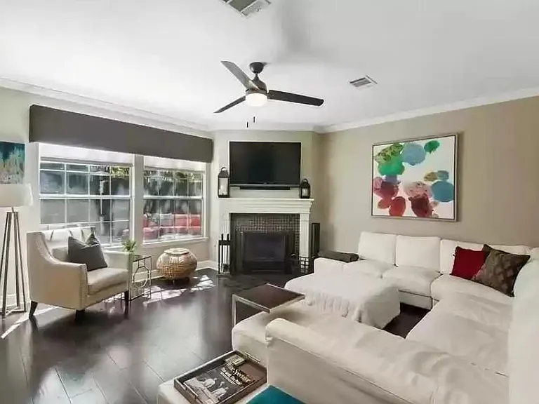 3505 Rip Ford Dr — Photo 2