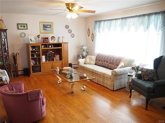 2nd image of 3373 Gail Ln
