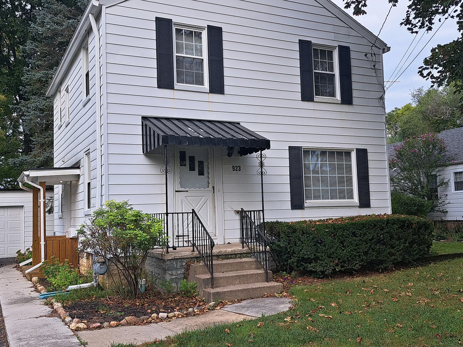 2 bed, 1152 sqft, $1,300 — Photo 1